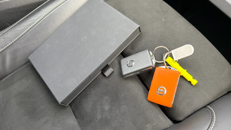 Volvo Xc40 2.0 B4P R DESIGN Pro 5dr AWD Auto Petrol Estate